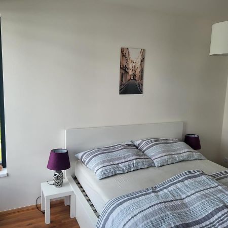 New Apartment In Karlin, Praha 8, Close To Center 外观 照片