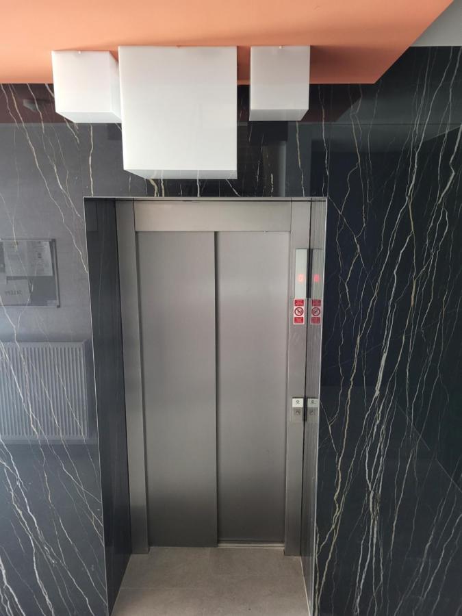 New Apartment In Karlin, Praha 8, Close To Center 外观 照片