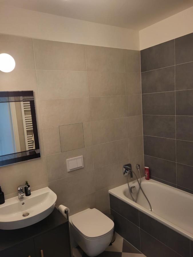 New Apartment In Karlin, Praha 8, Close To Center 外观 照片